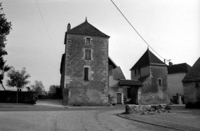 Vue d'ensemble depuis la rue d'Avrigney. © Région Bourgogne-Franche-Comté, Inventaire du patrimoine