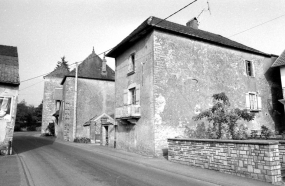 Vue de trois quarts droit. © Région Bourgogne-Franche-Comté, Inventaire du patrimoine