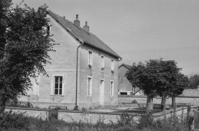 Vue de trois quarts gauche. © Région Bourgogne-Franche-Comté, Inventaire du patrimoine