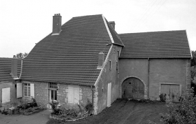 Façade sur cour. © Région Bourgogne-Franche-Comté, Inventaire du patrimoine