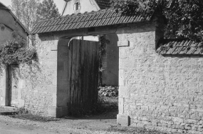 Détail : portail d'entrée. © Région Bourgogne-Franche-Comté, Inventaire du patrimoine