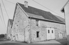 Façades antérieure et latérale droite. © Région Bourgogne-Franche-Comté, Inventaire du patrimoine