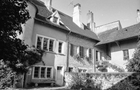 Façade antérieure sur cour. © Région Bourgogne-Franche-Comté, Inventaire du patrimoine