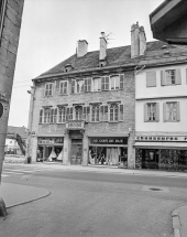 Façade sur rue, vue de trois quarts droit. © Région Bourgogne-Franche-Comté, Inventaire du patrimoine