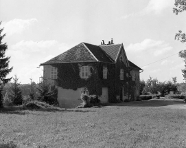 Vue générale de la maison construite sur l'emplacement du château. © Région Bourgogne-Franche-Comté, Inventaire du patrimoine