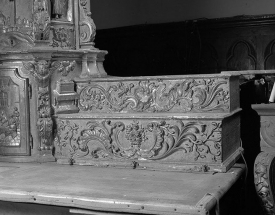 Gradins d'autel, côté droit. © Région Bourgogne-Franche-Comté, Inventaire du patrimoine