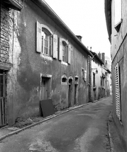 Façade antérieure vue de trois quarts gauche. © Région Bourgogne-Franche-Comté, Inventaire du patrimoine