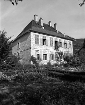 Façade postérieure et face latérale gauche. © Région Bourgogne-Franche-Comté, Inventaire du patrimoine