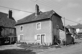 Habitation débordante. © Région Bourgogne-Franche-Comté, Inventaire du patrimoine