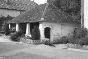 Vue d'ensemble de trois quarts droit. © Région Bourgogne-Franche-Comté, Inventaire du patrimoine