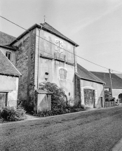 Façade antérieure : cellier et grange. © Région Bourgogne-Franche-Comté, Inventaire du patrimoine