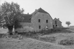 Façade latérale gauche. © Région Bourgogne-Franche-Comté, Inventaire du patrimoine