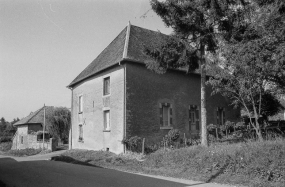 Vue d'ensemble de trois quarts droit. © Région Bourgogne-Franche-Comté, Inventaire du patrimoine