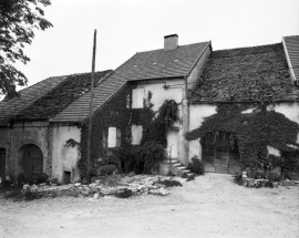 Façade antérieure en 1981. © Région Bourgogne-Franche-Comté, Inventaire du patrimoine