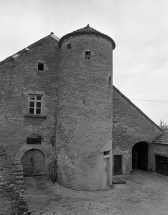 Façade sur la cour : la tourelle. © Région Bourgogne-Franche-Comté, Inventaire du patrimoine