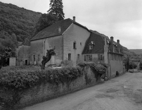 Vue générale depuis l'ouest. © Région Bourgogne-Franche-Comté, Inventaire du patrimoine