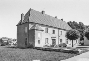 Façade antérieure du bâtiment principal. © Région Bourgogne-Franche-Comté, Inventaire du patrimoine