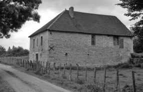 Vue d'ensemble de trois quarts droit. © Région Bourgogne-Franche-Comté, Inventaire du patrimoine