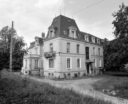 Vue de trois quarts en 1981. SRI. Enquête régionale sur les bâtiments industriels (1979-1981). © Région Bourgogne-Franche-Comté, Inventaire du patrimoine