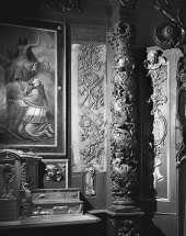 Décor du retable, à gauche du tableau d'autel. © Région Bourgogne-Franche-Comté, Inventaire du patrimoine