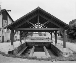 Vue de face en 1982. © Région Bourgogne-Franche-Comté, Inventaire du patrimoine