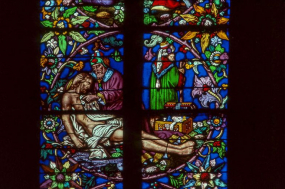 Détail : Josephe d'Arimathie met le Christ au tombeau. © Région Bourgogne-Franche-Comté, Inventaire du patrimoine