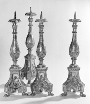 Vue d'ensemble de quatre chandeliers. © Région Bourgogne-Franche-Comté, Inventaire du patrimoine