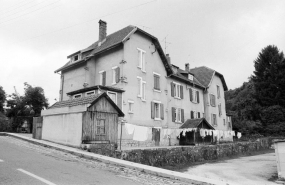 Vue d'ensemble : façade postérieure. © Région Bourgogne-Franche-Comté, Inventaire du patrimoine