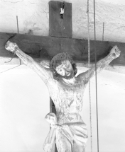 Christ en croix vu à mi-corps. © Région Bourgogne-Franche-Comté, Inventaire du patrimoine