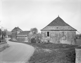 Vue d'ensemble depuis la rue. © Région Bourgogne-Franche-Comté, Inventaire du patrimoine