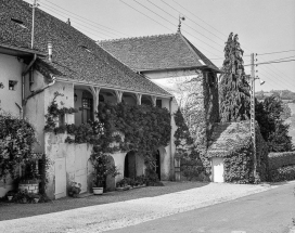 Façade antérieure vue de trois quarts gauche. © Région Bourgogne-Franche-Comté, Inventaire du patrimoine