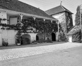 Façade antérieure vue de trois quarts gauche. © Région Bourgogne-Franche-Comté, Inventaire du patrimoine