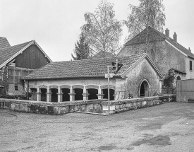 Vue d'ensemble éloignée. © Région Bourgogne-Franche-Comté, Inventaire du patrimoine