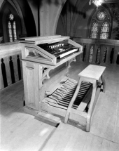 Console vue de trois quarts gauche. © Région Bourgogne-Franche-Comté, Inventaire du patrimoine