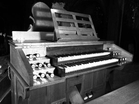 Console vue de trois quarts gauche. © Région Bourgogne-Franche-Comté, Inventaire du patrimoine