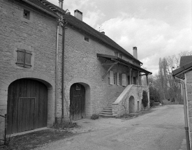 Façade antérieure vue de trois quarts gauche. © Région Bourgogne-Franche-Comté, Inventaire du patrimoine