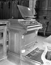 Console retournée, vue de trois quarts gauche. © Région Bourgogne-Franche-Comté, Inventaire du patrimoine