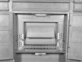 Console en fenêtre, vue de face. © Région Bourgogne-Franche-Comté, Inventaire du patrimoine