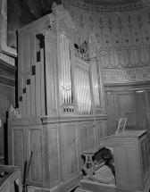 Orgue de choeur, vu de trois quarts gauche. © Région Bourgogne-Franche-Comté, Inventaire du patrimoine