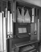 Console et pédalier vus de trois quarts gauche. © Région Bourgogne-Franche-Comté, Inventaire du patrimoine