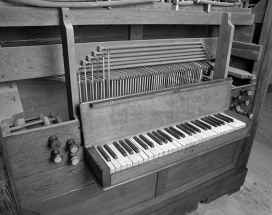 Console vue de trois quarts gauche. © Région Bourgogne-Franche-Comté, Inventaire du patrimoine