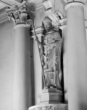 Statue n° 5, saint Hilaire de Poitiers. © Région Bourgogne-Franche-Comté, Inventaire du patrimoine