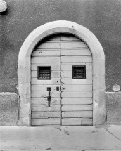 Façade sur rue. Porte de la cave haute. © Région Bourgogne-Franche-Comté, Inventaire du patrimoine