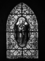 Verrière de sainte Barbe dans la chapelle nord. © Région Bourgogne-Franche-Comté, Inventaire du patrimoine