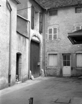 Façade latérale droite : la porte cochère. © Région Bourgogne-Franche-Comté, Inventaire du patrimoine