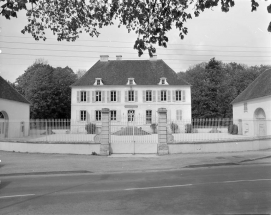 Façade antérieure, de face, depuis la rue. © Région Bourgogne-Franche-Comté, Inventaire du patrimoine