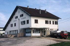 Façades antérieure et latérale gauche. © Région Bourgogne-Franche-Comté, Inventaire du patrimoine