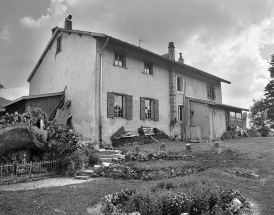 Façade postérieure et face droite. © Région Bourgogne-Franche-Comté, Inventaire du patrimoine