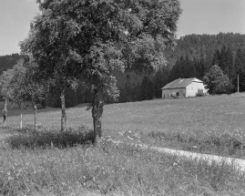 Vue de situation depuis le nord-ouest. © Région Bourgogne-Franche-Comté, Inventaire du patrimoine