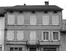 Façade antérieure, étages supérieurs. © Région Bourgogne-Franche-Comté, Inventaire du patrimoine